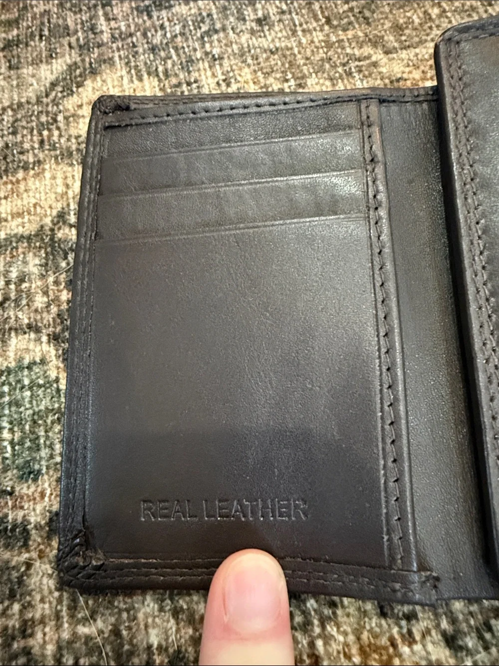 LIKE NEW London Leather Goods Men's Bifold Leather Wallet